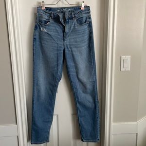 Size 8, Stradivarius Jeans medium wash, lightly worn, 25in inseam, high waisted